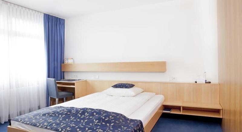 Comfort Hotel Atlantic Muenchen Sued Отобрун Екстериор снимка